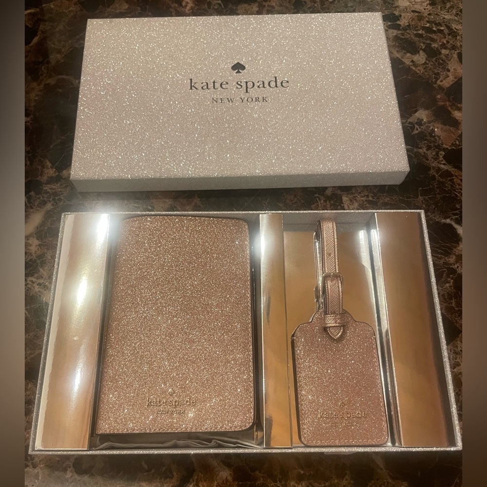 NWT Kate Spade Glitter Rose Gold Boxed Travel Set - Luggage Tag & Passport Case